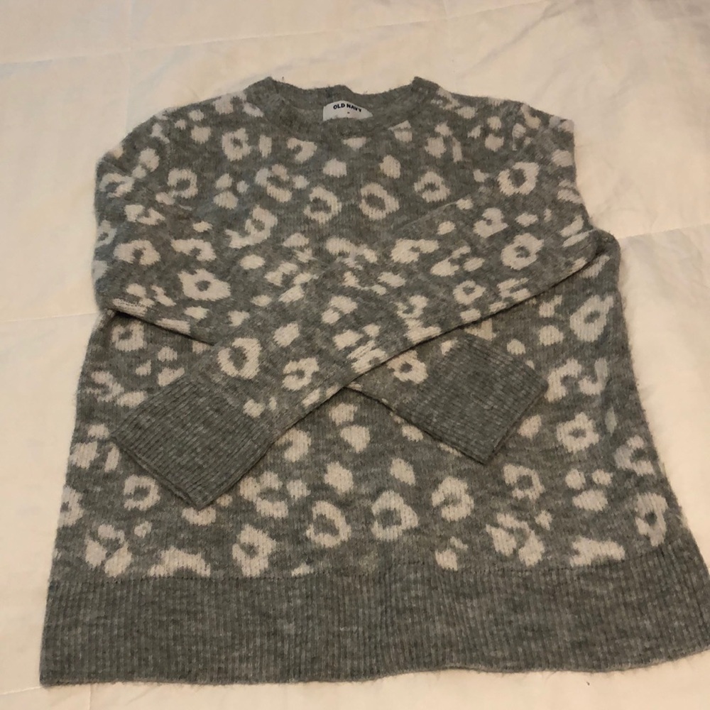 Old Navy long sleeve pullover sweater